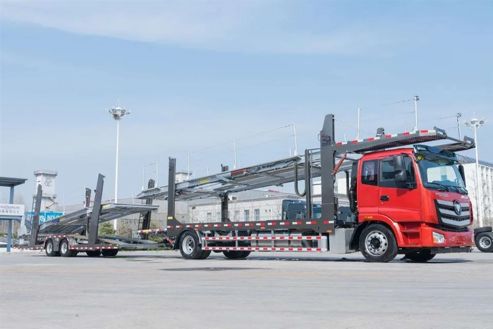 Snemljiv avtomobilski vlačilec s centralno osjo