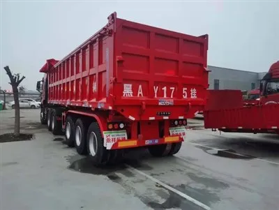 33 M³ prostornine zadnja prekucna prikolica